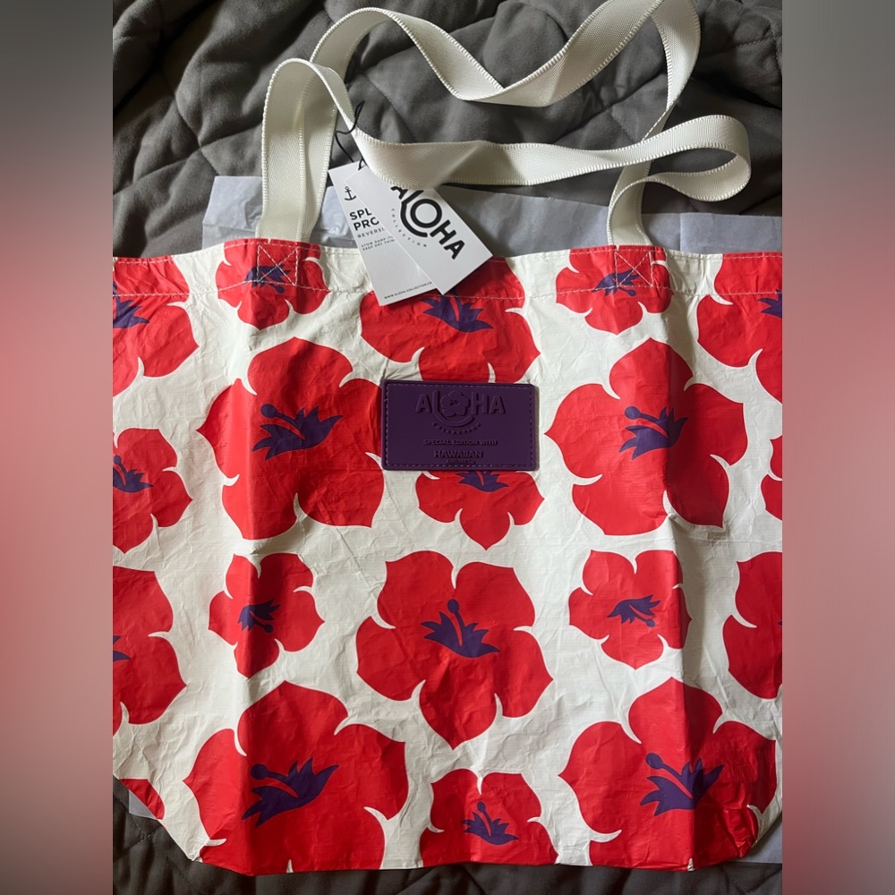 Aloha collection Hawaiian airlines exclusive bag